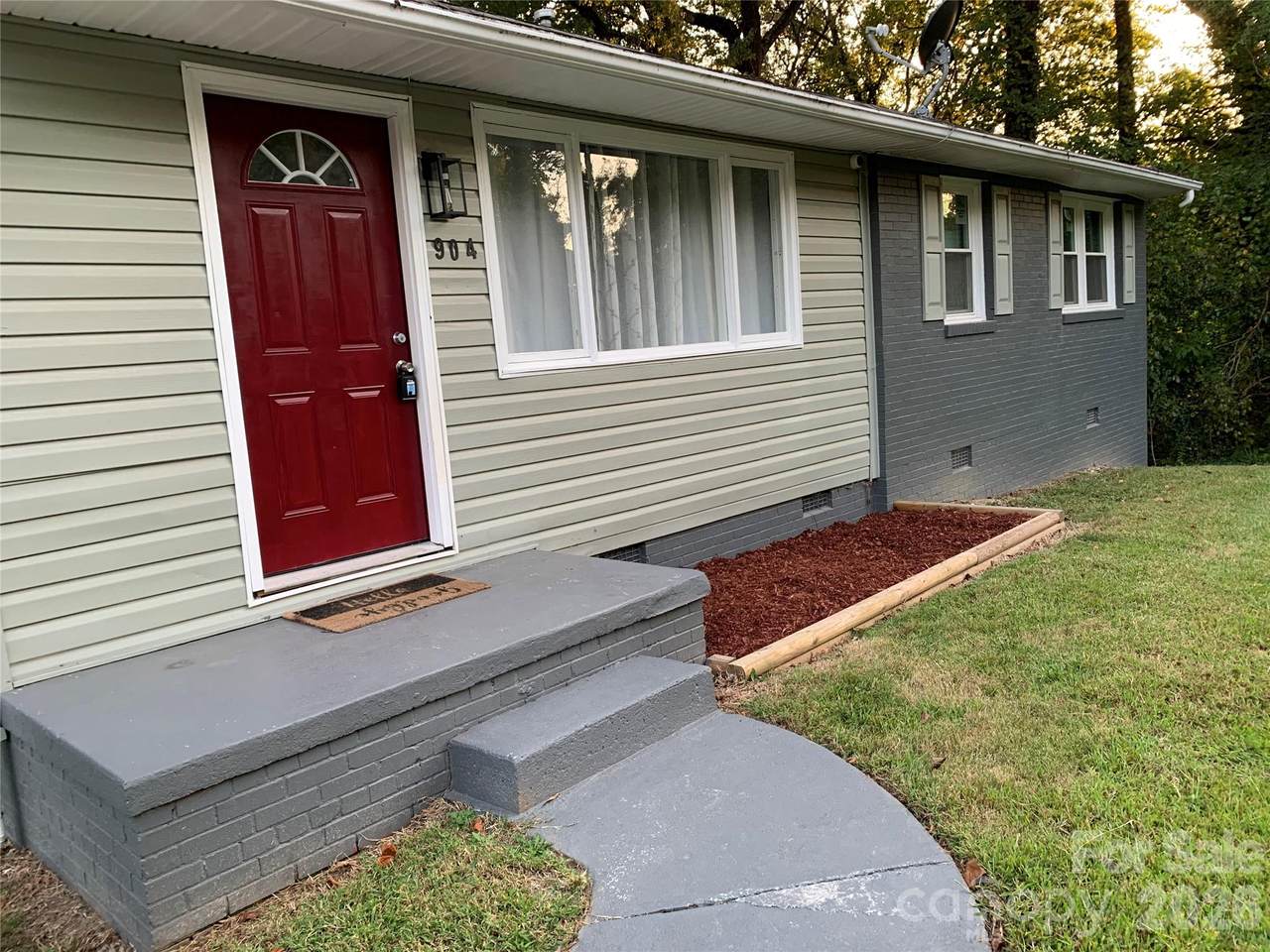 904 Stephens Street - Photo 1