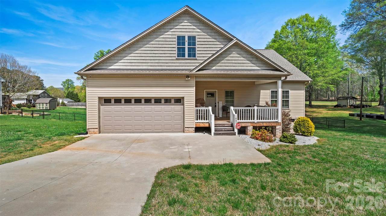 1880 Chestnut Grove Road - Photo 1