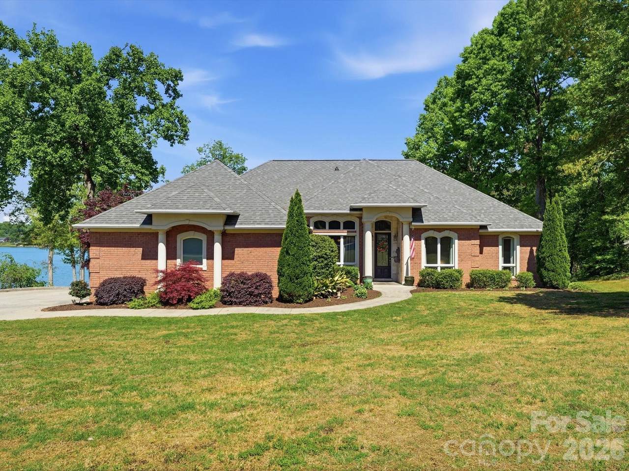 154 Quail Hollow Drive - Photo 1