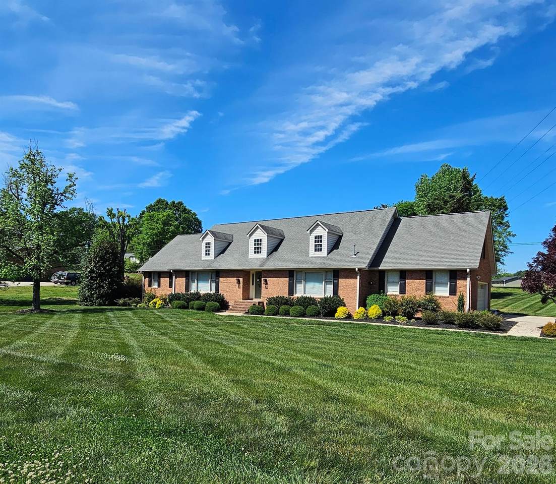 1121 Smith Street - Photo 1