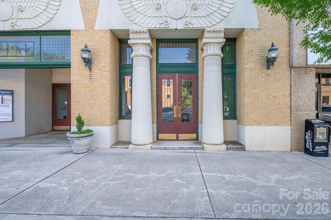 201 Washington Street - Photo 1