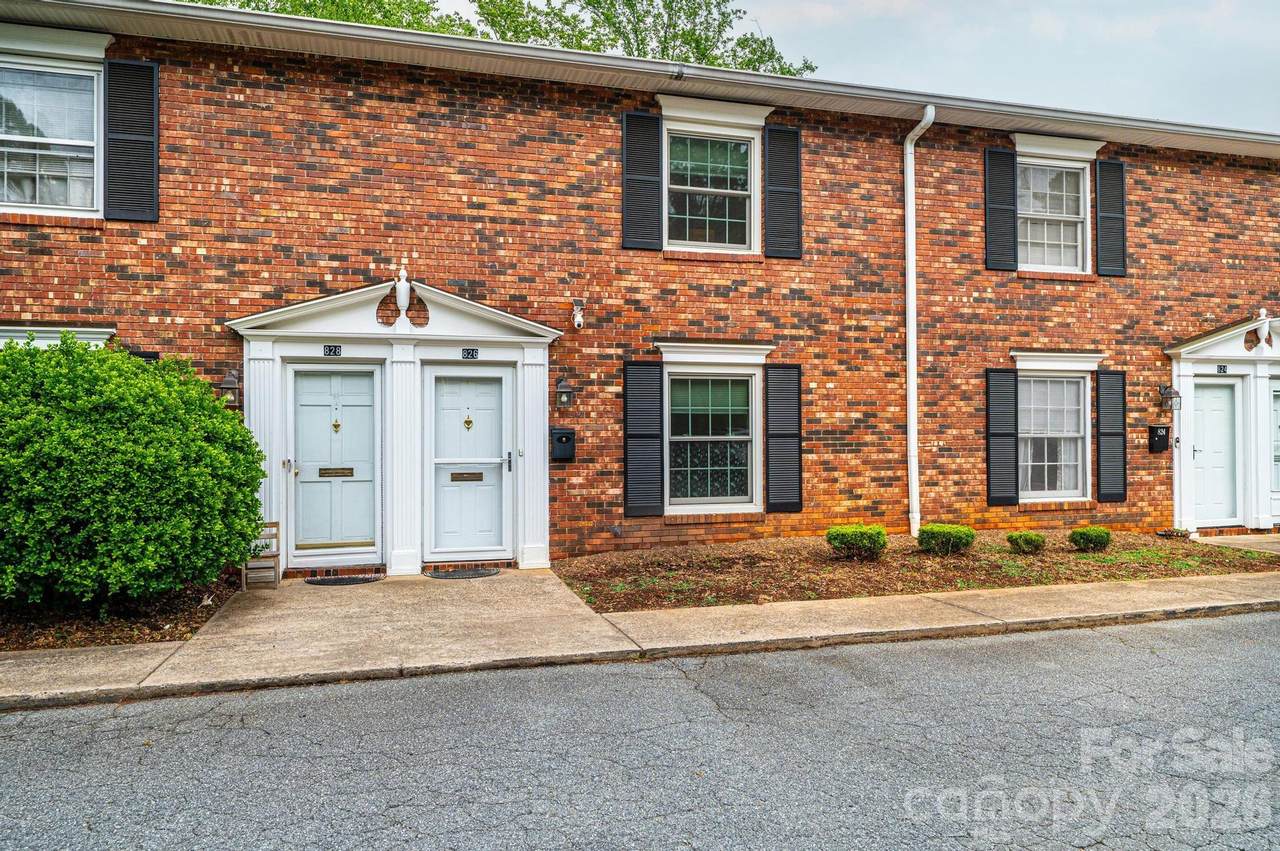 826 6th Street - Photo 1