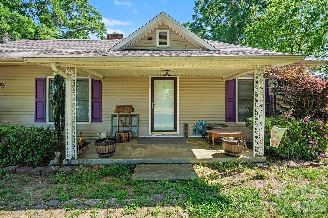 6805 Lackey Road - Photo 1