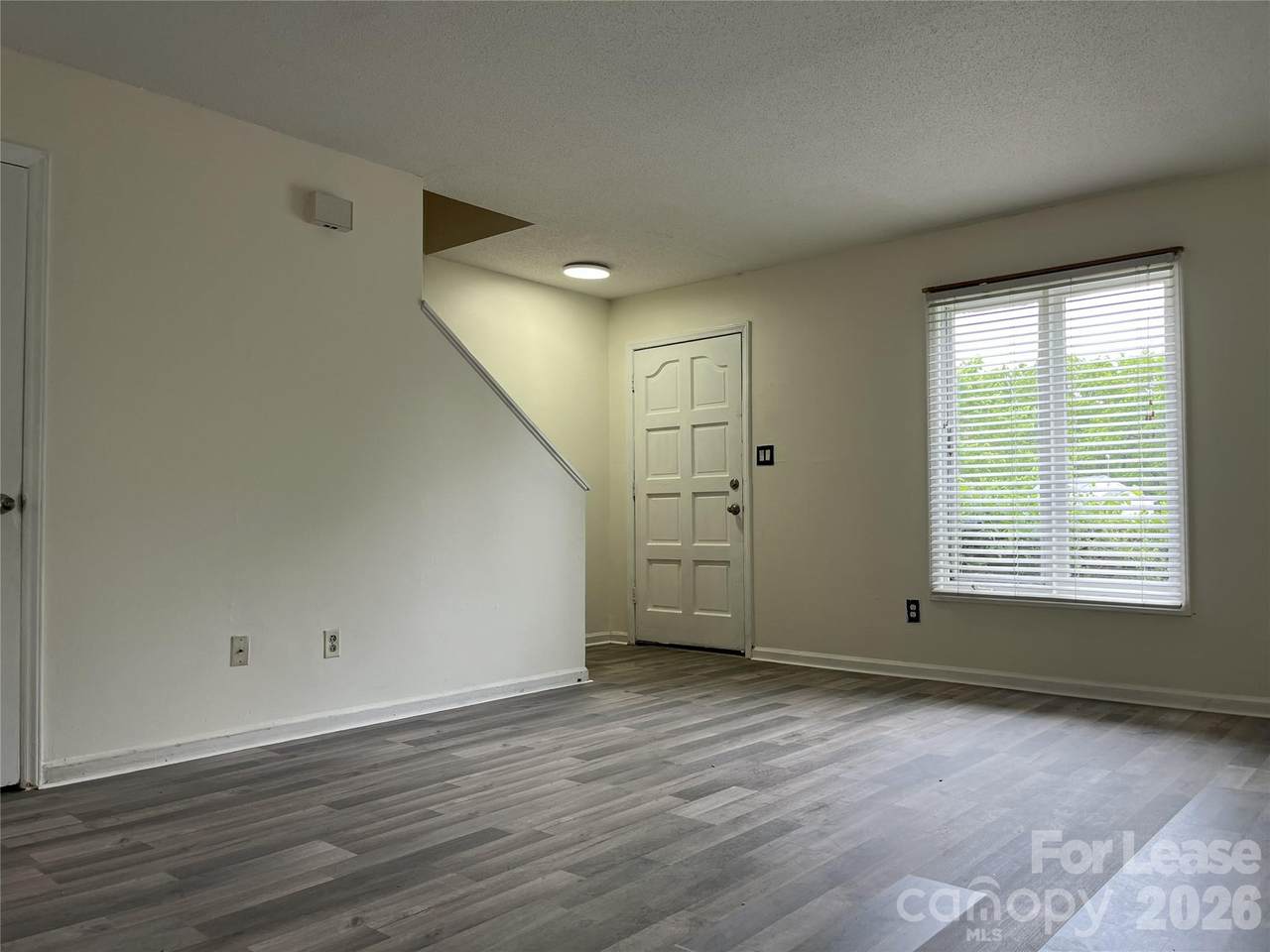 1911 Smoke Ridge Court - Photo 1
