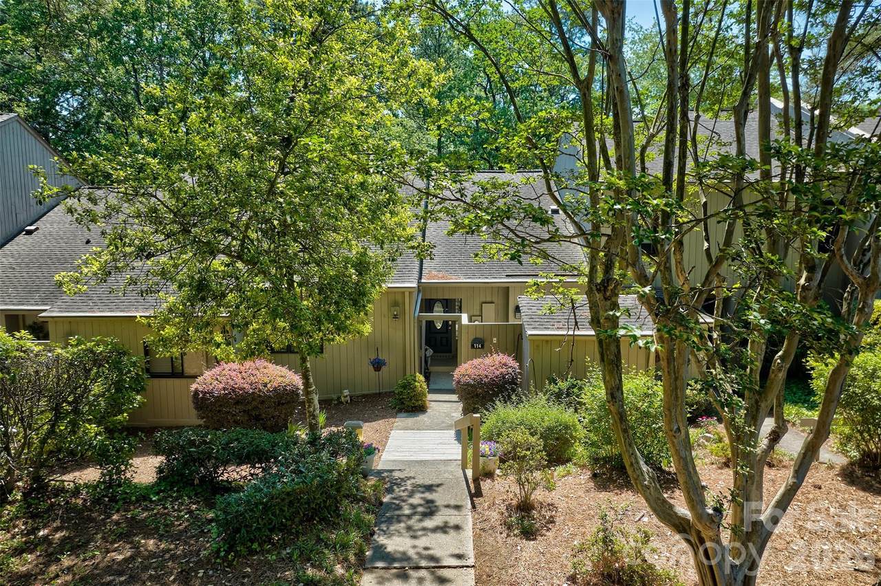 114 Pine Grove Circle - Photo 1
