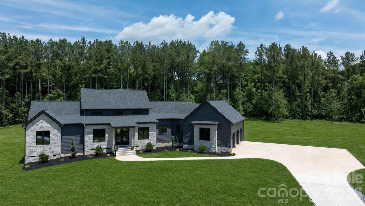 1427 Glasscock Road - Photo 1
