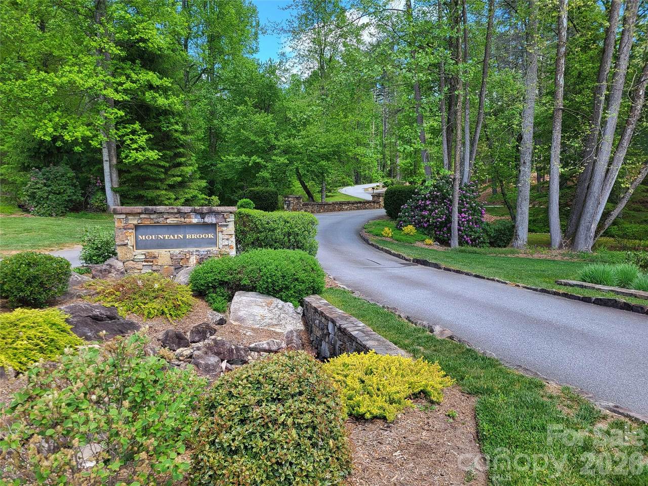 20 Rockbrook Overlook - Photo 1