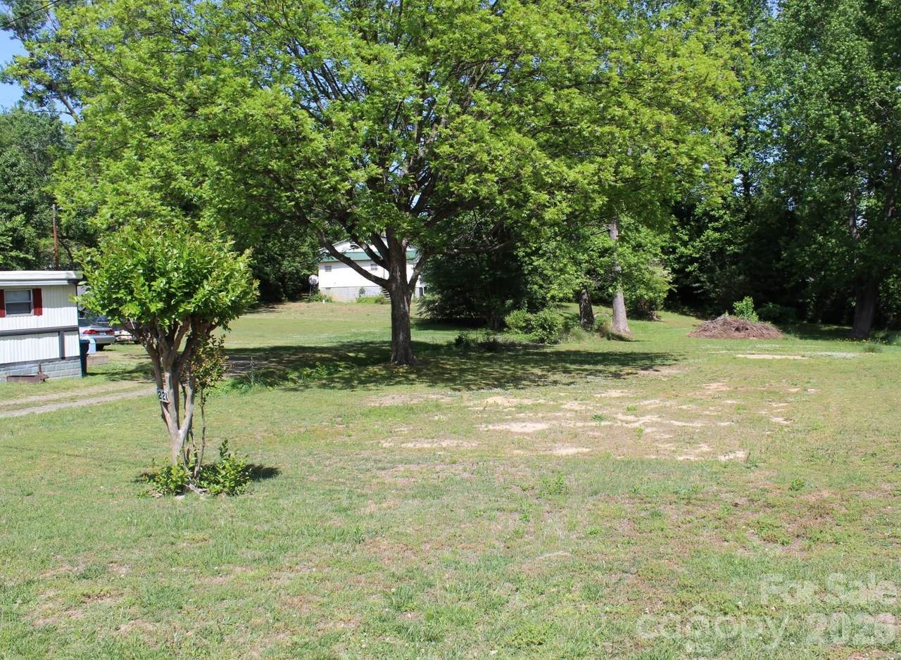 221 37th Street - Photo 1