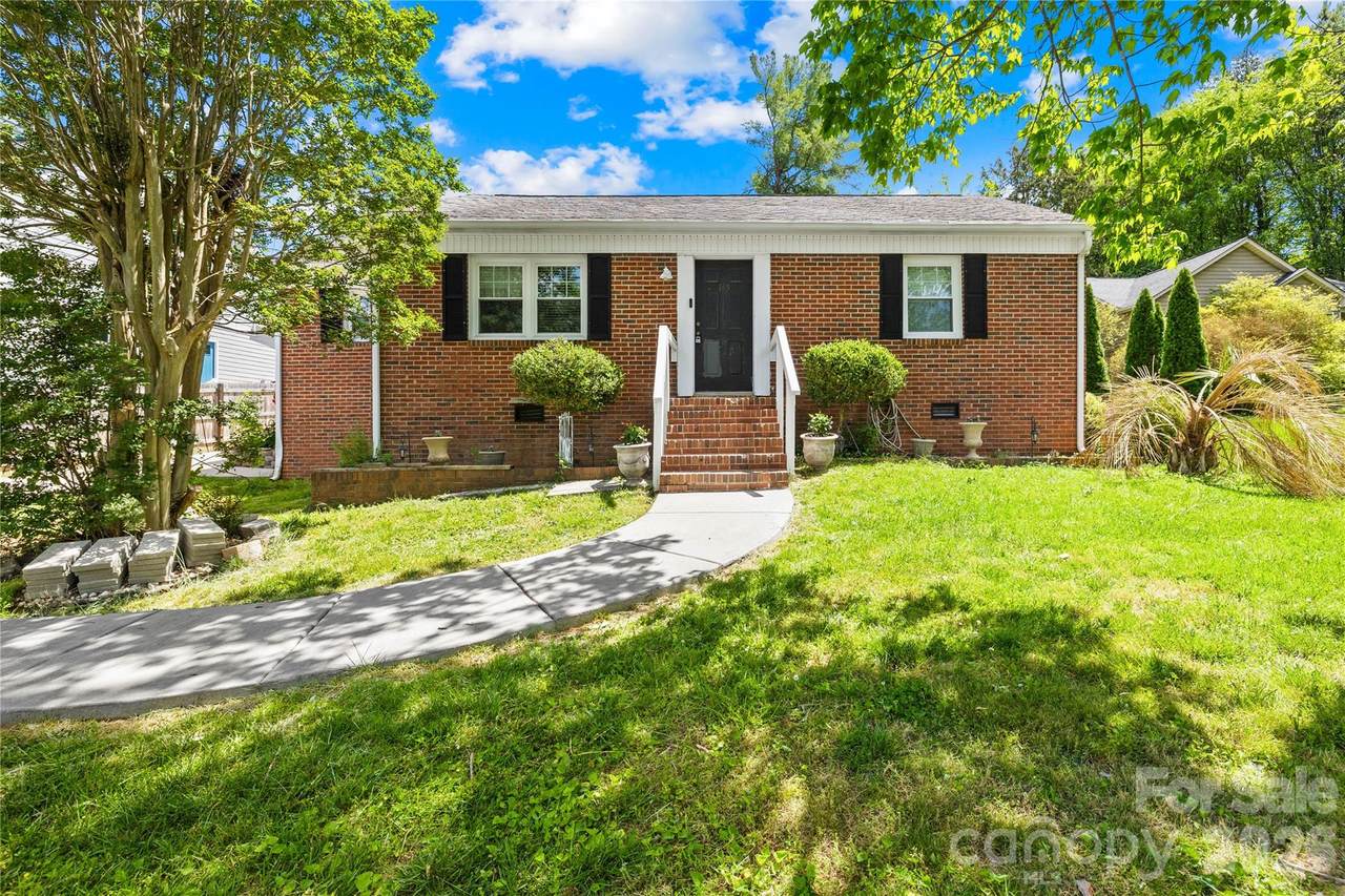 145 Driftwood Drive - Photo 1