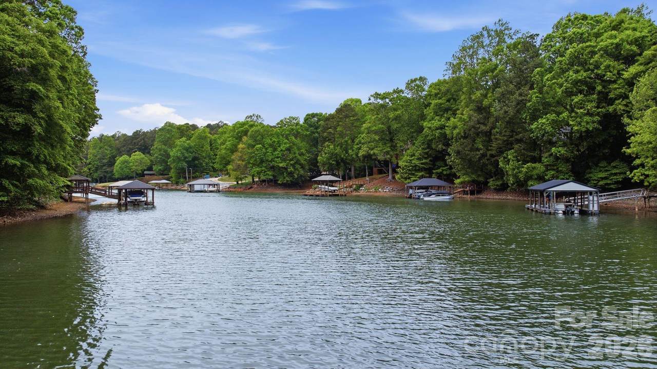 142 Seekirk Drive - Photo 1