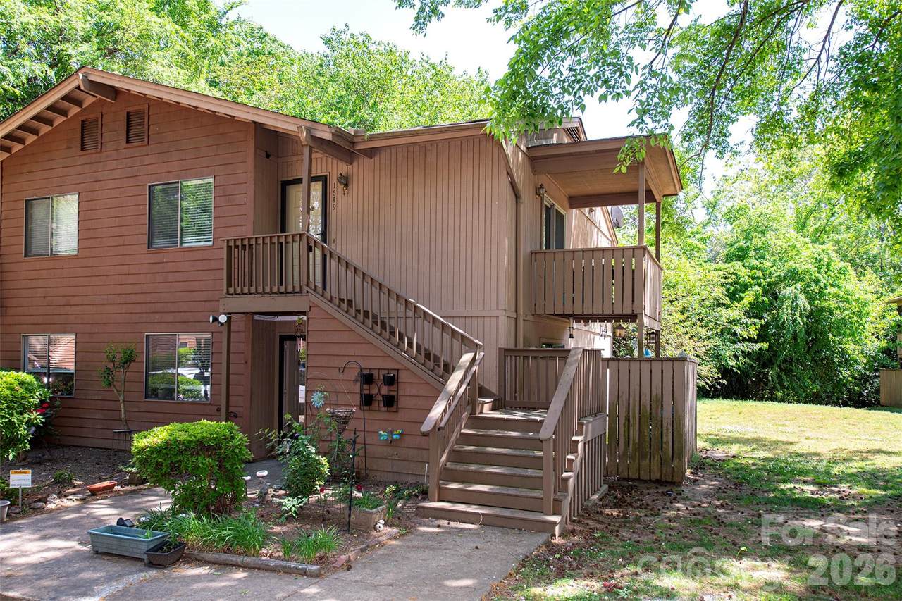 1649 Cedarview Court - Photo 1