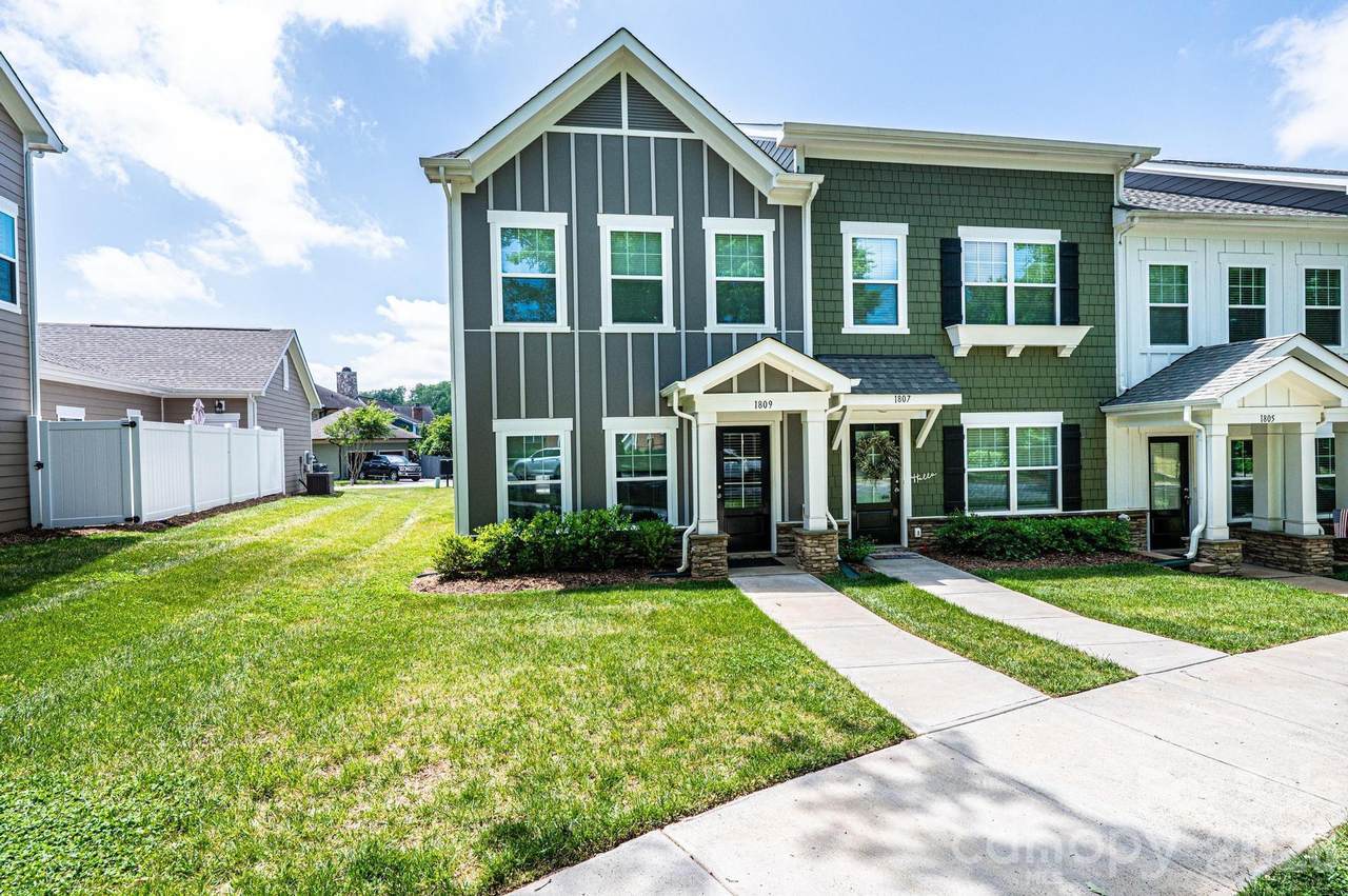 1809 Edgewater Drive - Photo 1