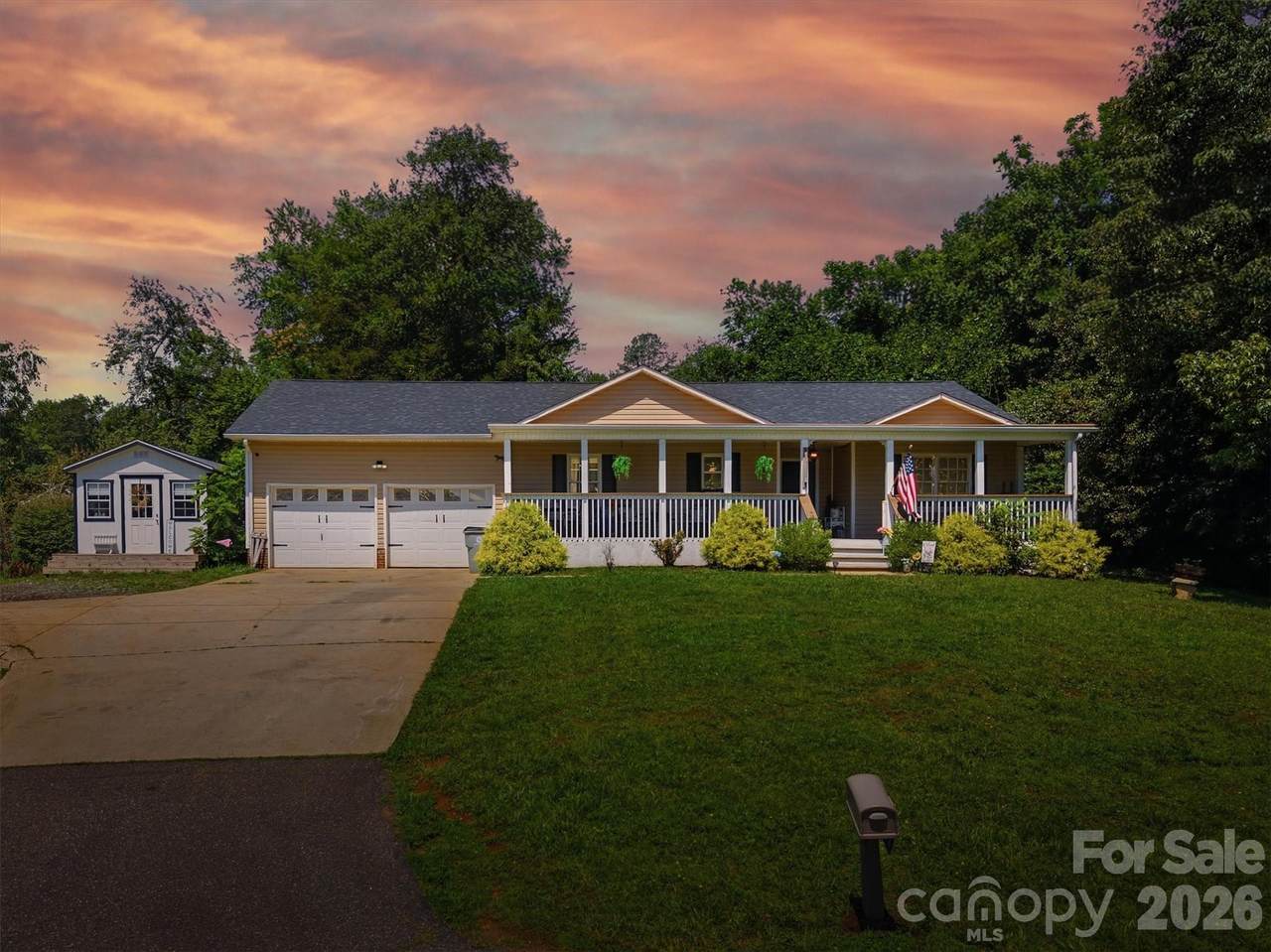 1404 Castle Court - Photo 1