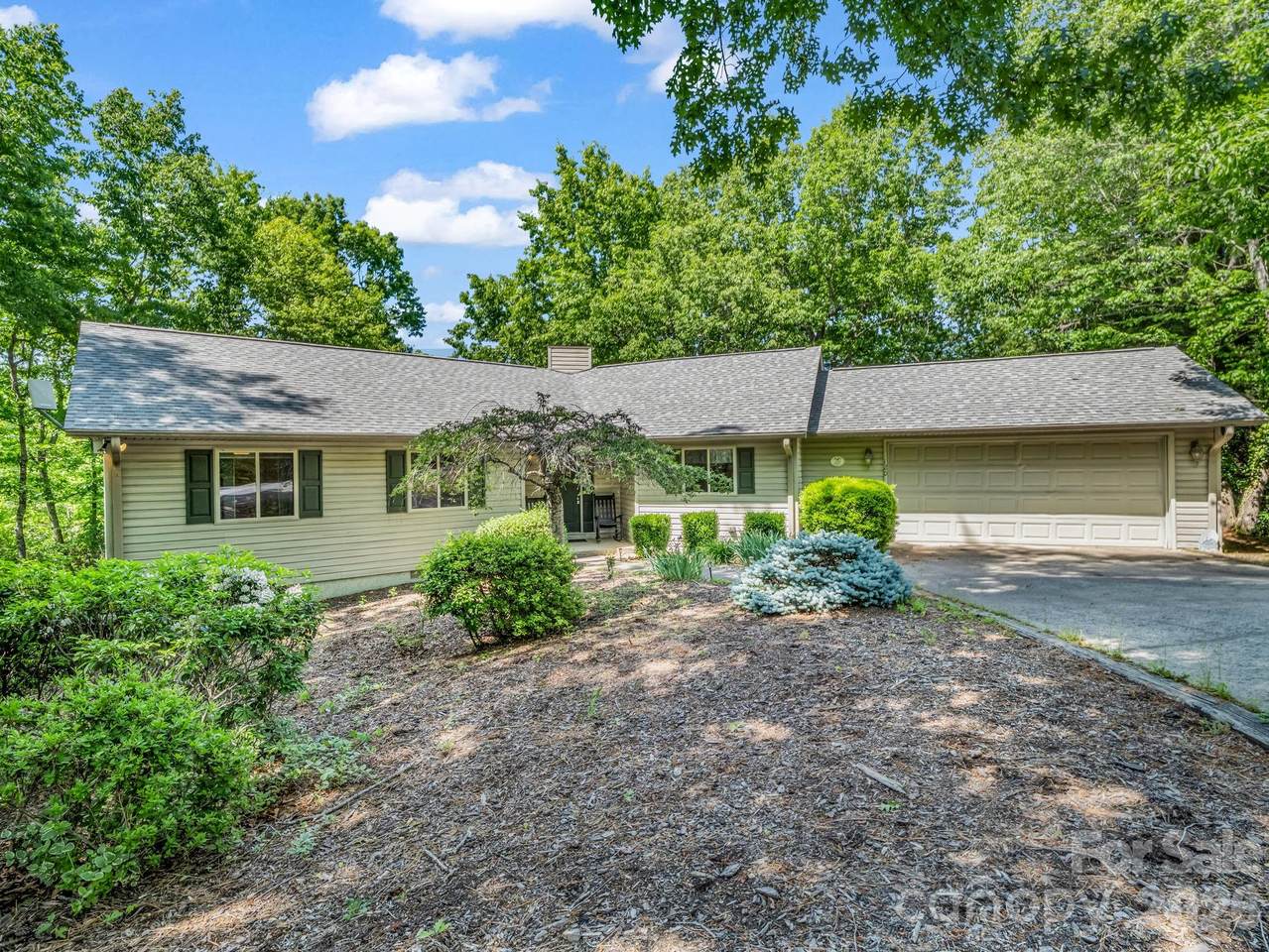 120 Lakewood Drive - Photo 1