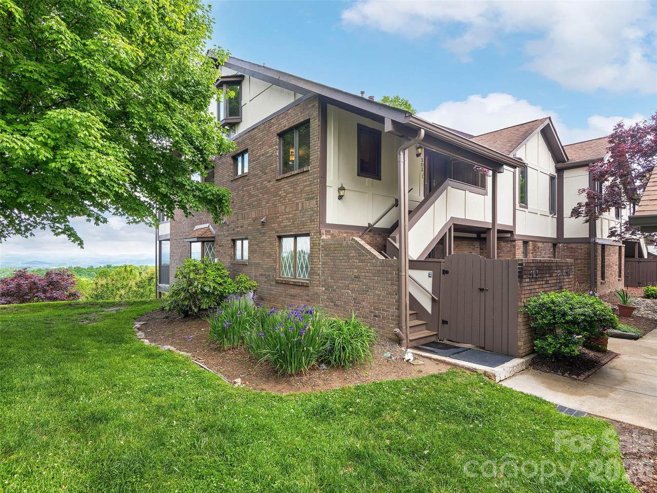 503 Fleetwood Plaza - Photo 1