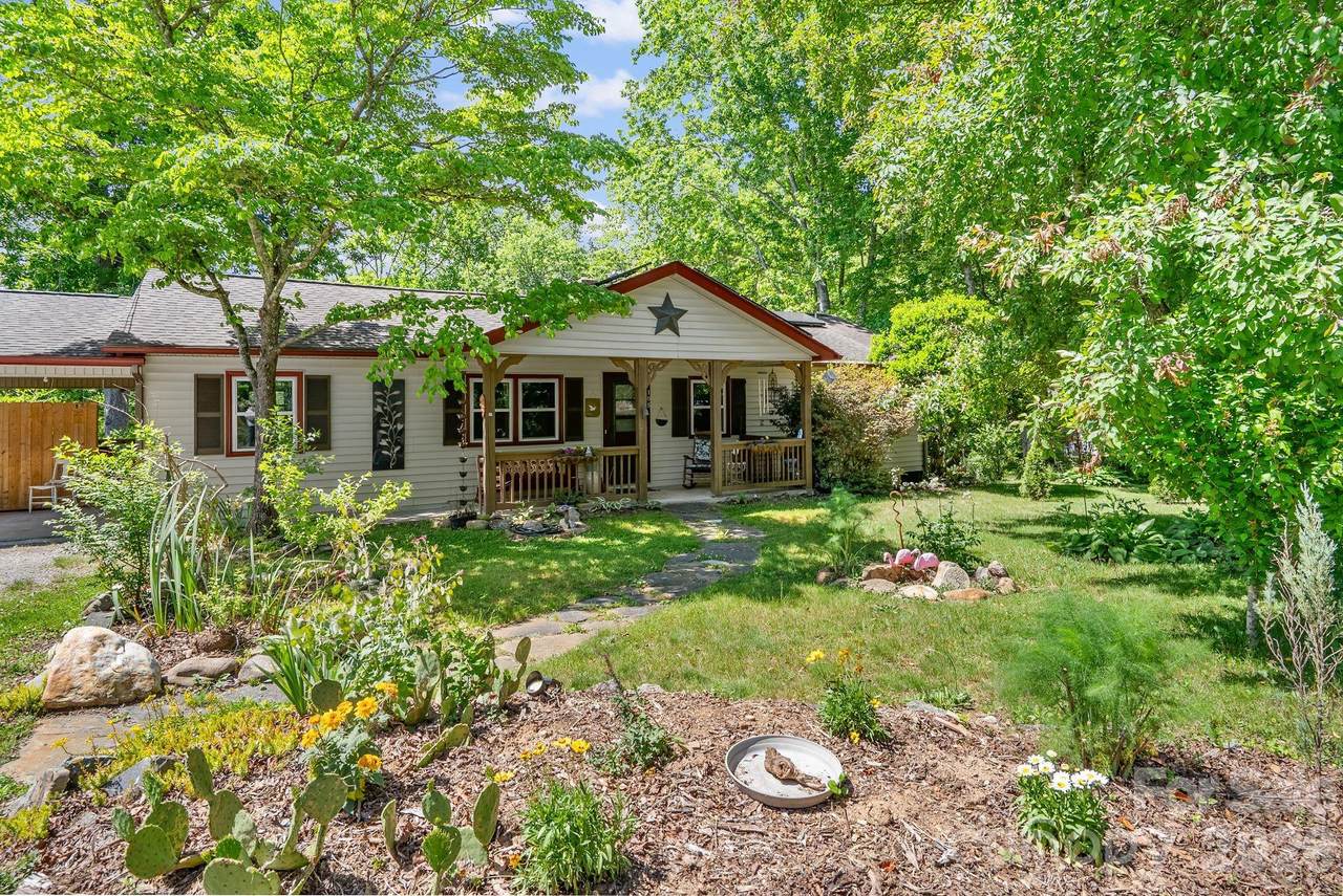 105 7th Street - Photo 1