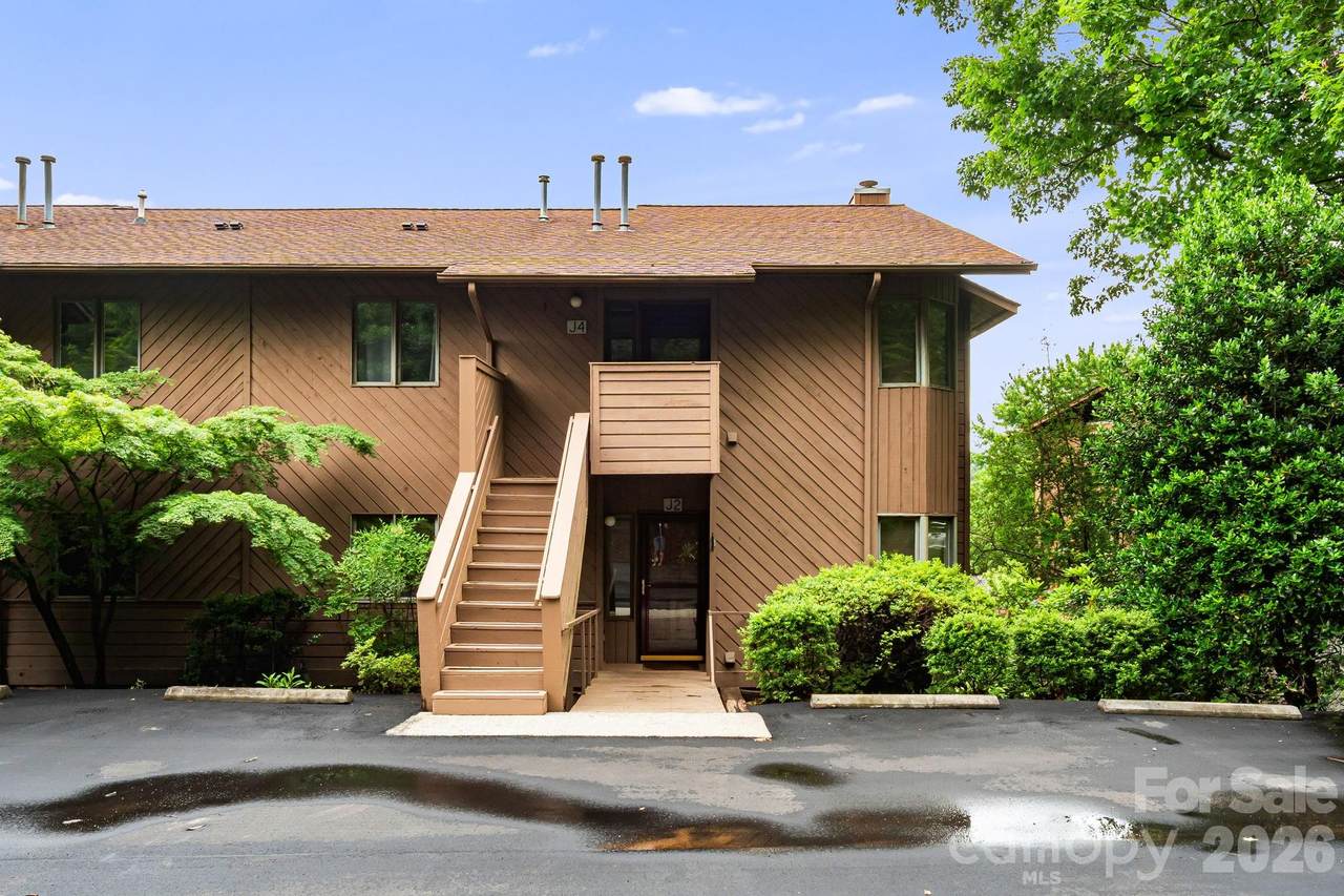 305 Piney Mountain Drive - Photo 1