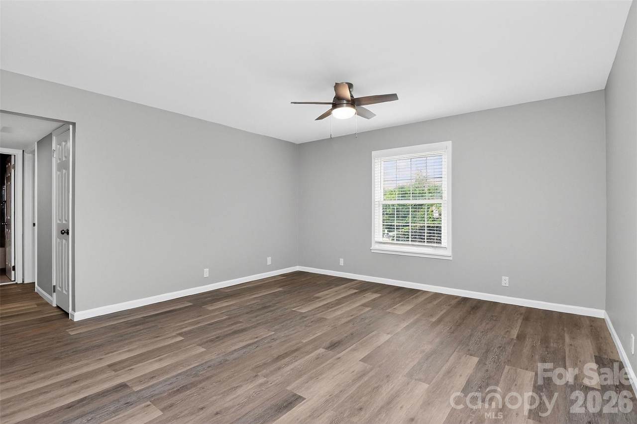 2610 Park Road - Photo 1
