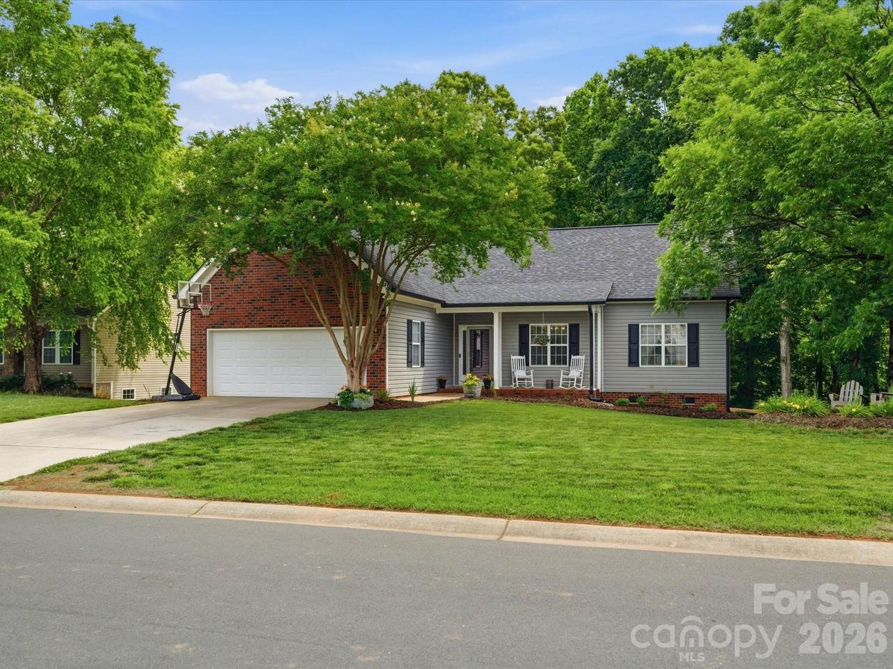 705 Redah Avenue - Photo 1