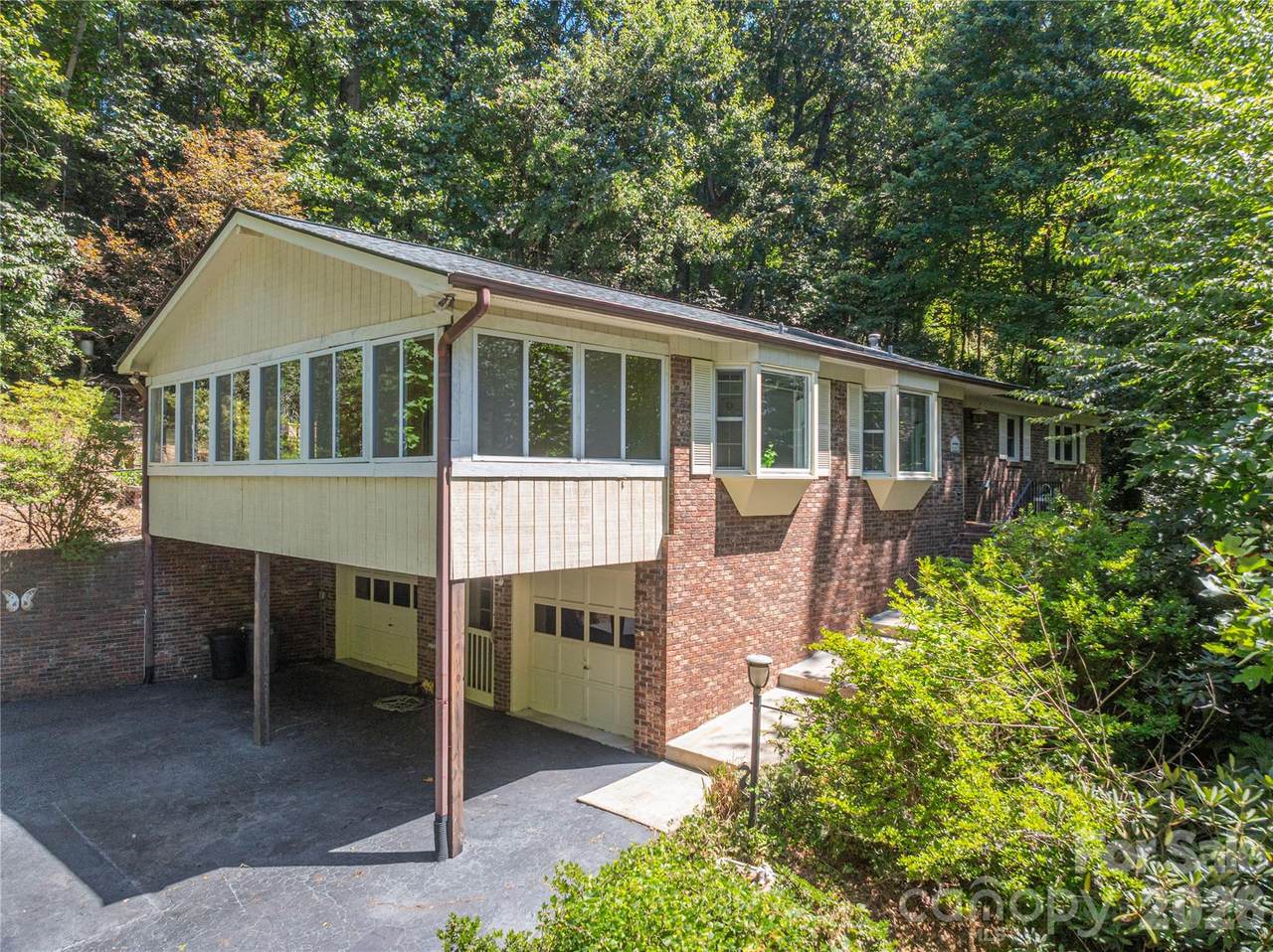 446 Deerhaven Lane - Photo 1