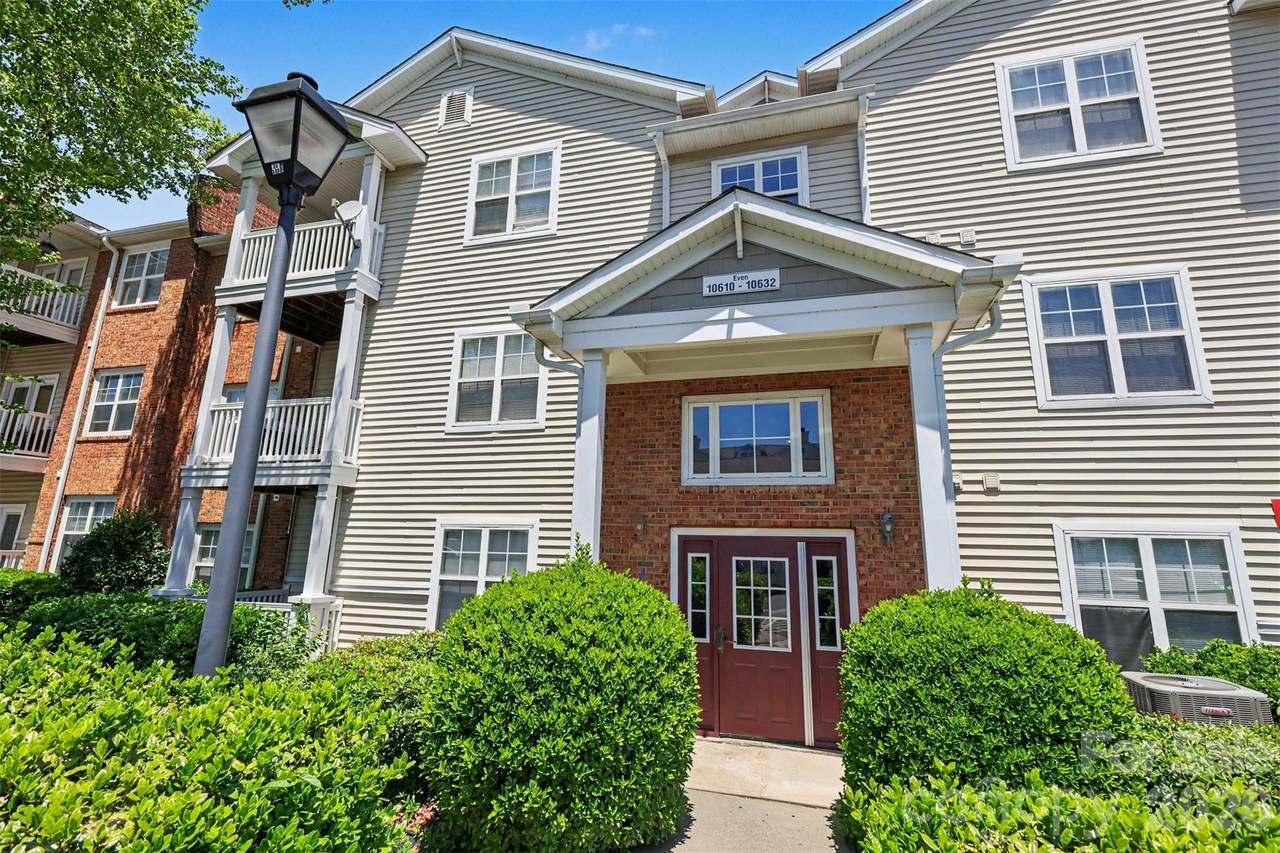 10616 Hill Point Court - Photo 1