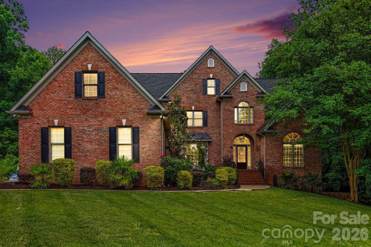 1009 Medinah Court - Photo 1