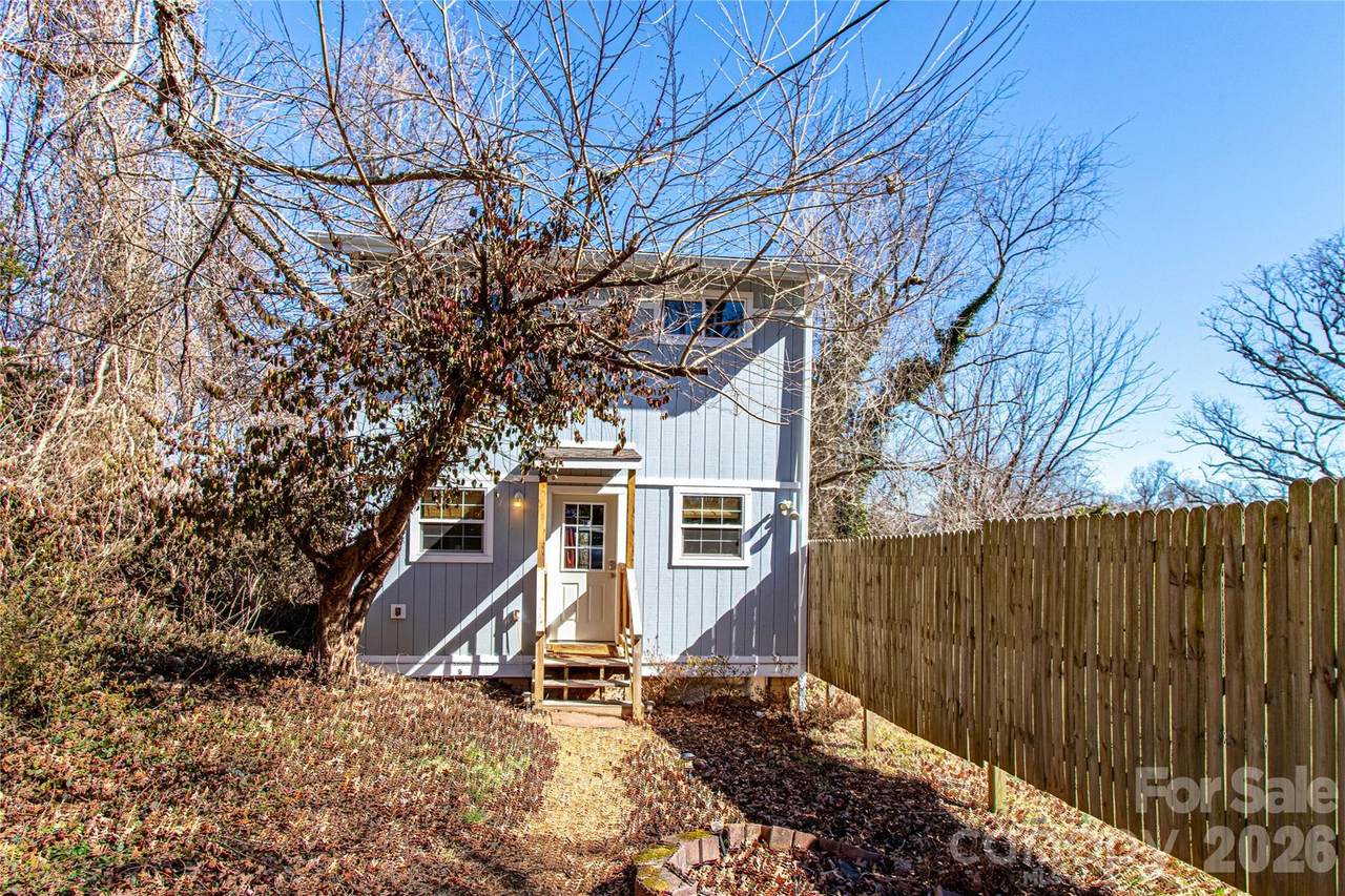 105 Adams Hill Road - Photo 1