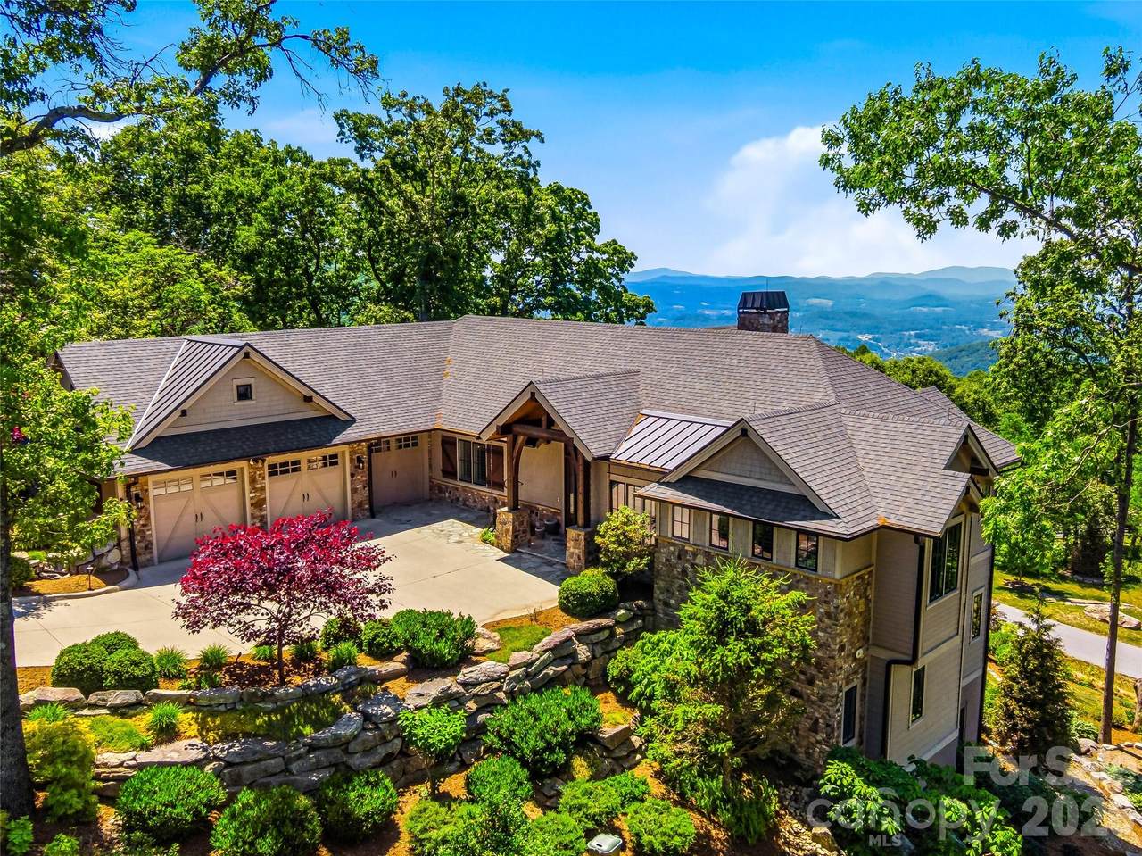 236 Summerset Drive - Photo 1