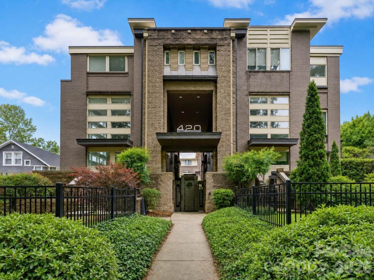 420 Queens Road - Photo 1