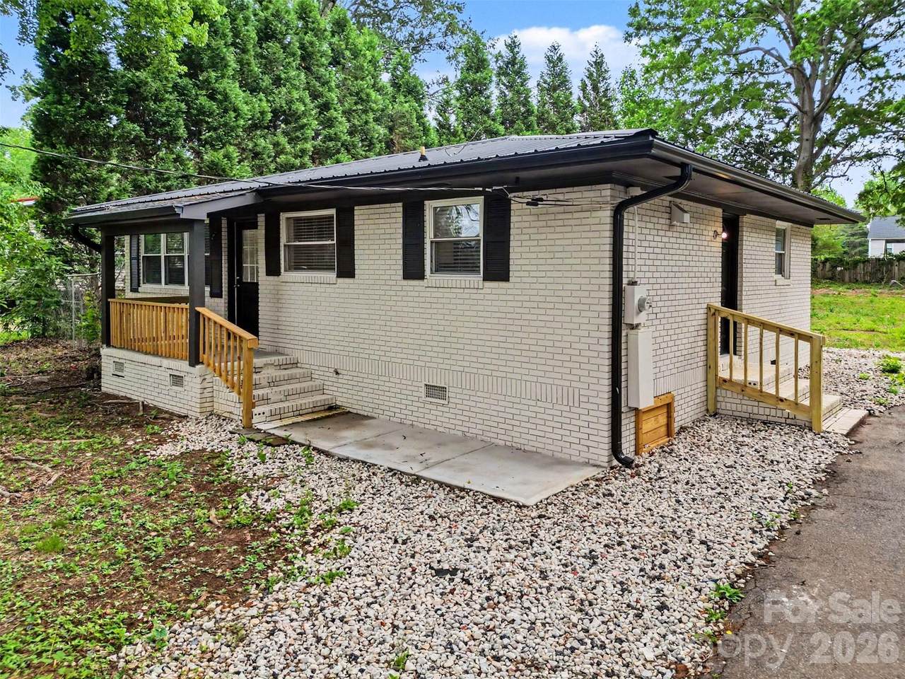 5475 Bertie Avenue - Photo 1