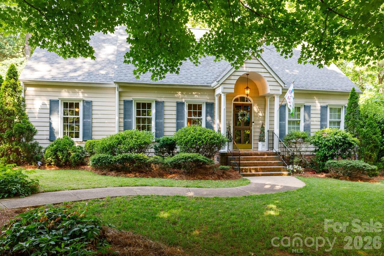 787 Summerwood Drive - Photo 1