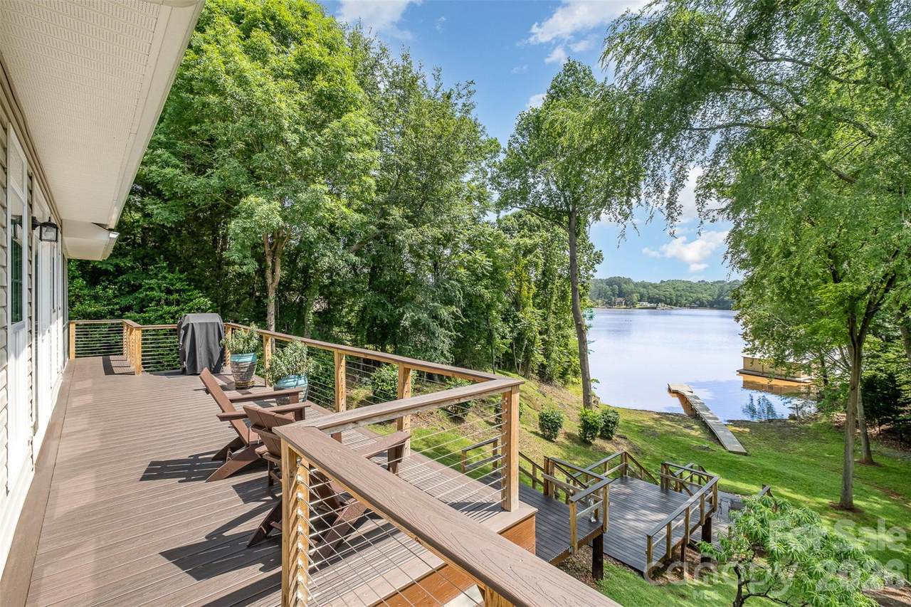 2845 Lakefront Drive - Photo 1