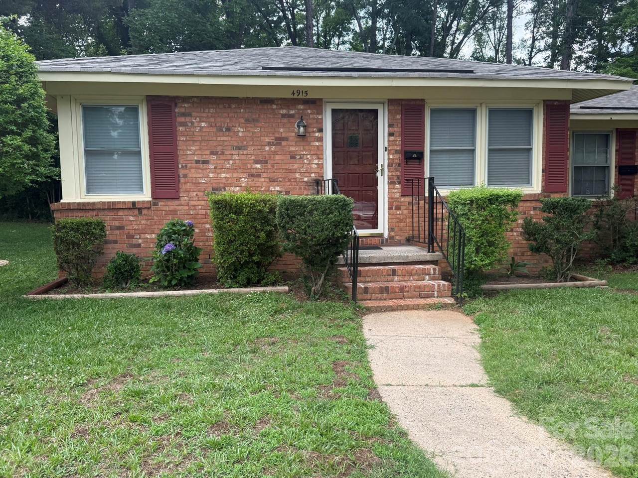4915 Malibu Drive - Photo 1