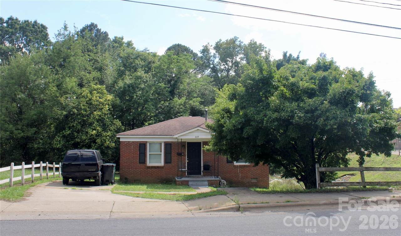 809 Norris Avenue - Photo 1