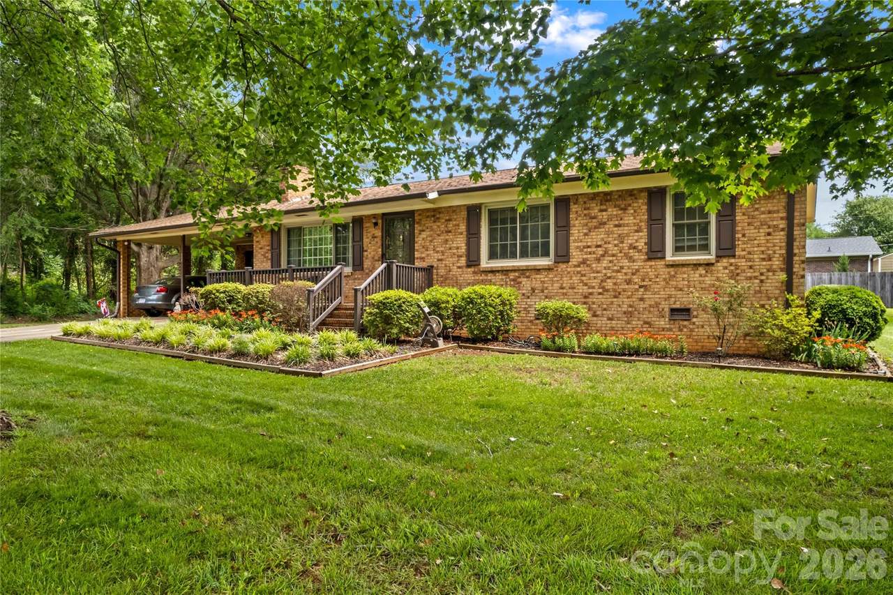 132 Polly Drive - Photo 1