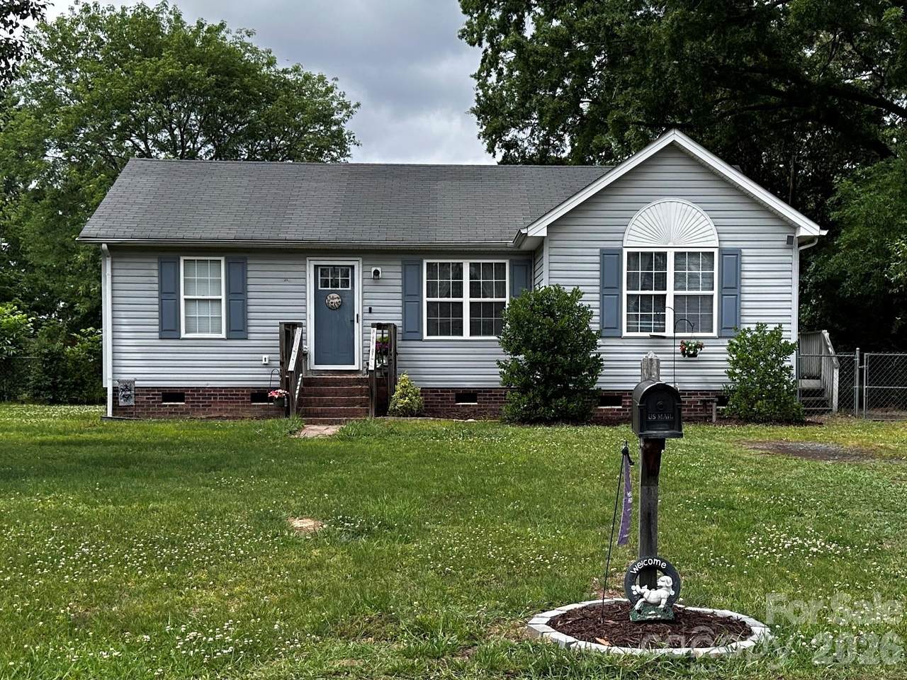 1341 Cannon Avenue - Photo 1