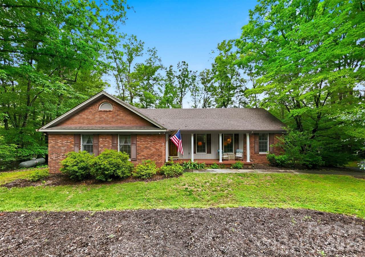 104 Laurelwood Drive - Photo 1
