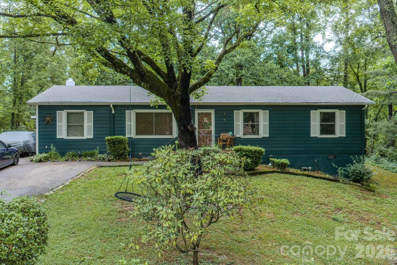 112 Amelia Drive - Photo 1