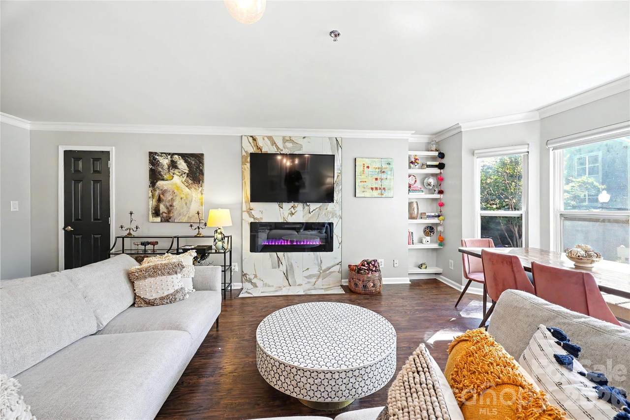 517 Graham Street - Photo 1