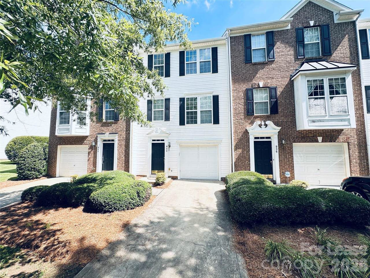 940 Tiger Lane - Photo 1