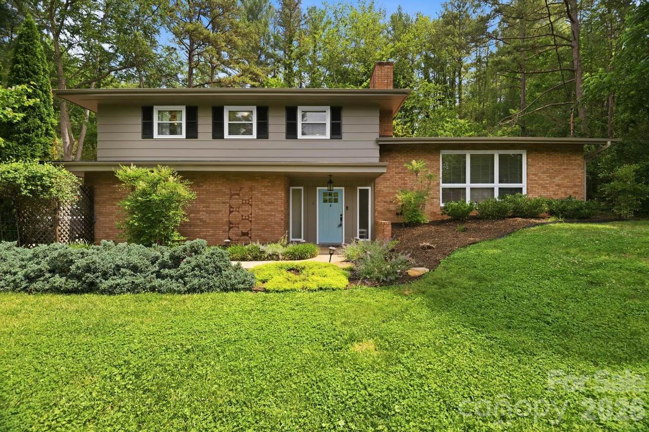 7 Woodbury Road - Photo 1