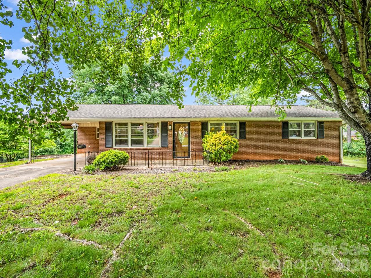 151 Woodside Drive - Photo 1