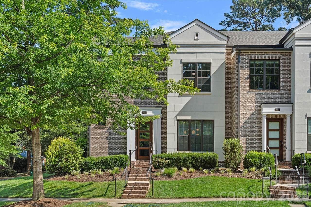 2023 Lynnwood Drive - Photo 1