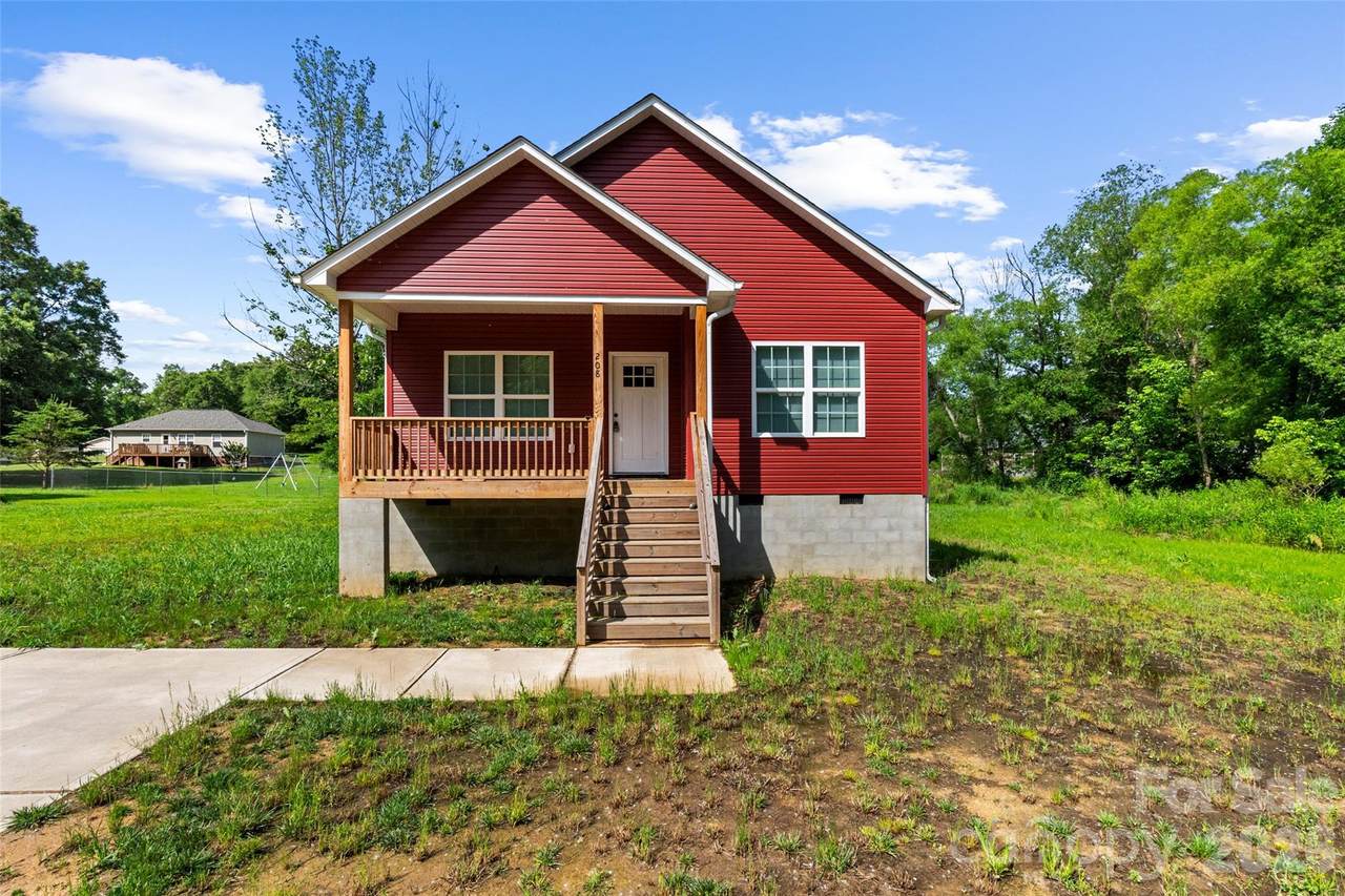 208 Nottingham Drive - Photo 1