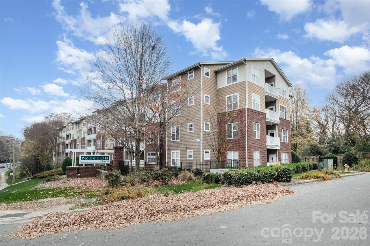 1000 Woodlawn Road - Photo 1