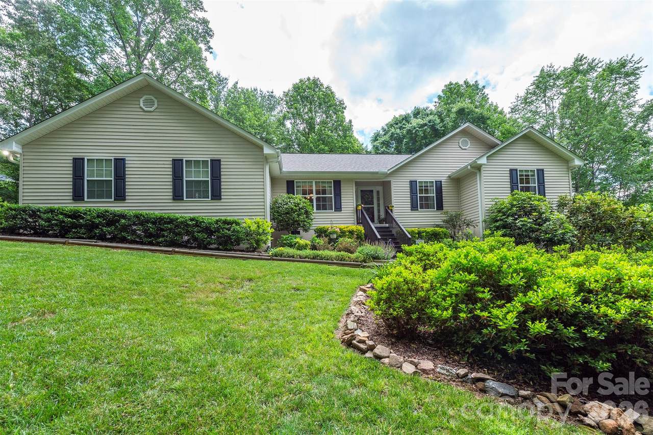 8 Shadowbrook Drive - Photo 1