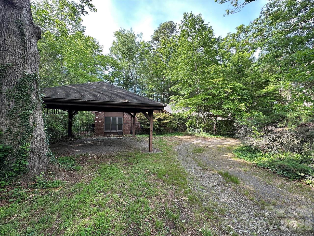 5 Lone Pine Road - Photo 1