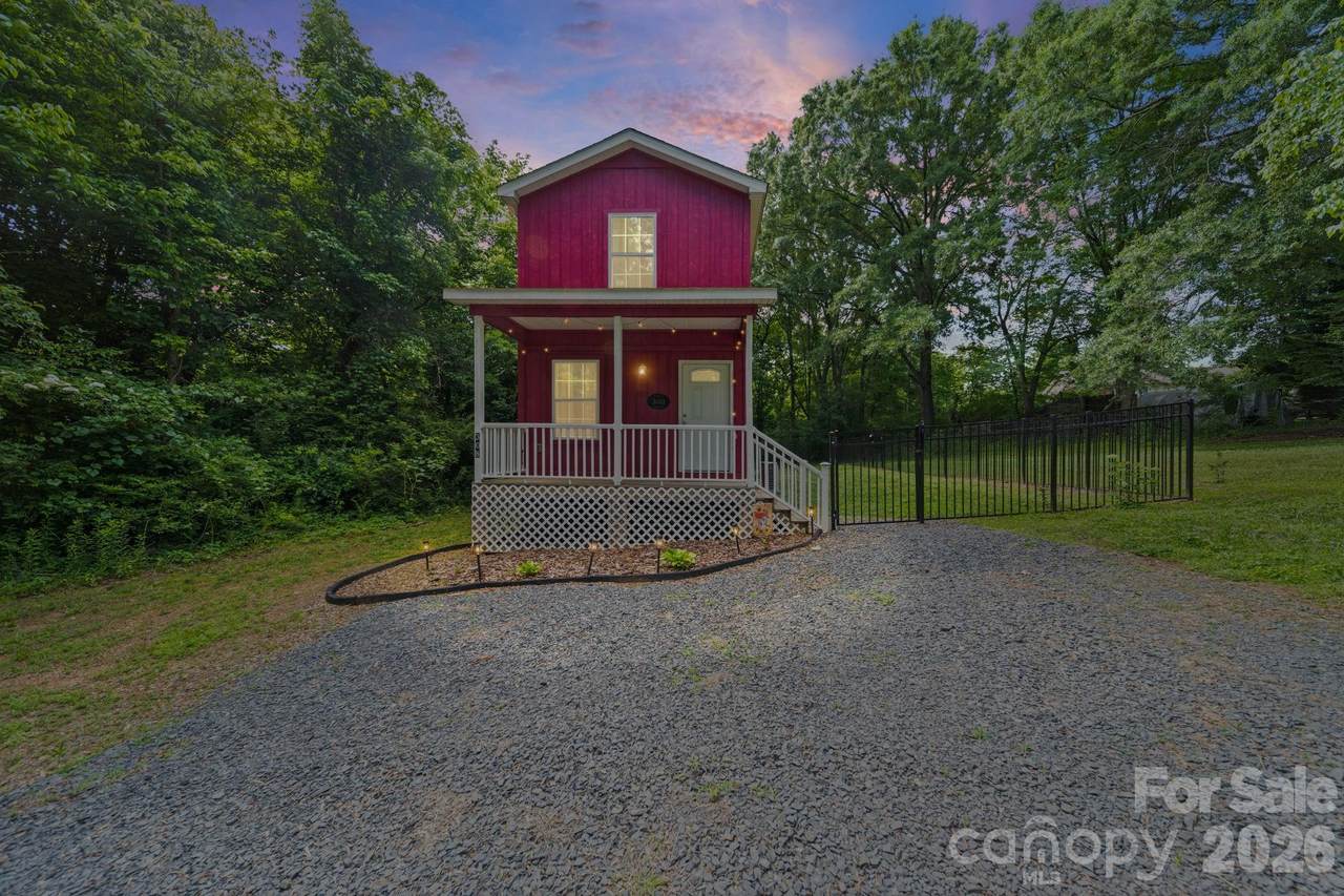 308 E 10th Street - Photo 1