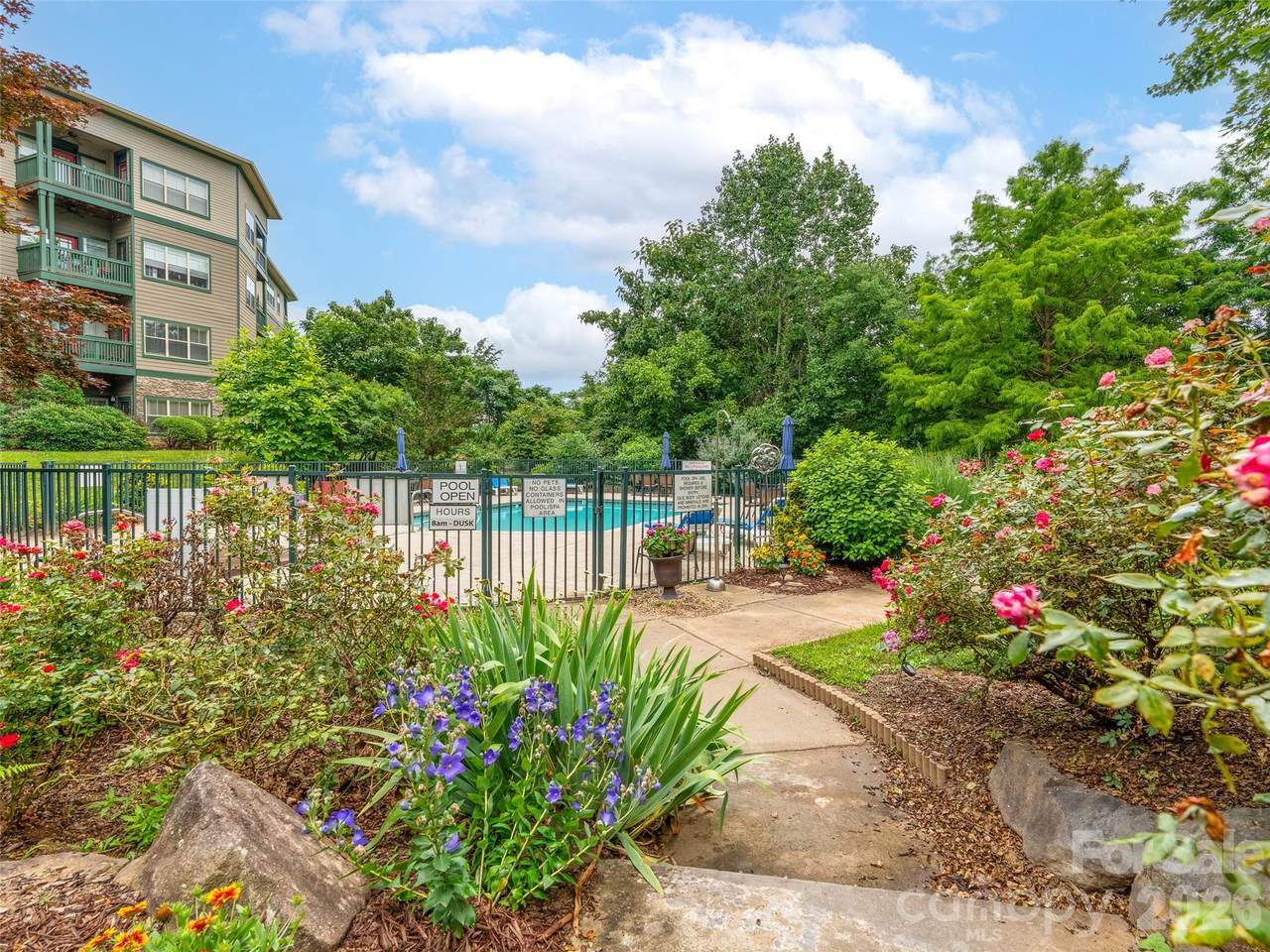 9 Kenilworth Knoll - Photo 1
