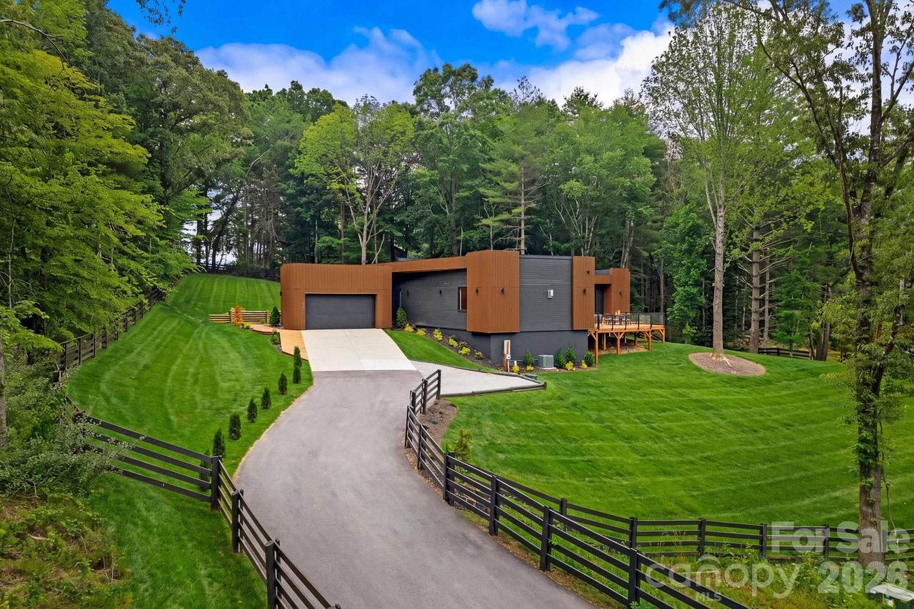 200 Manchester Way - Photo 1